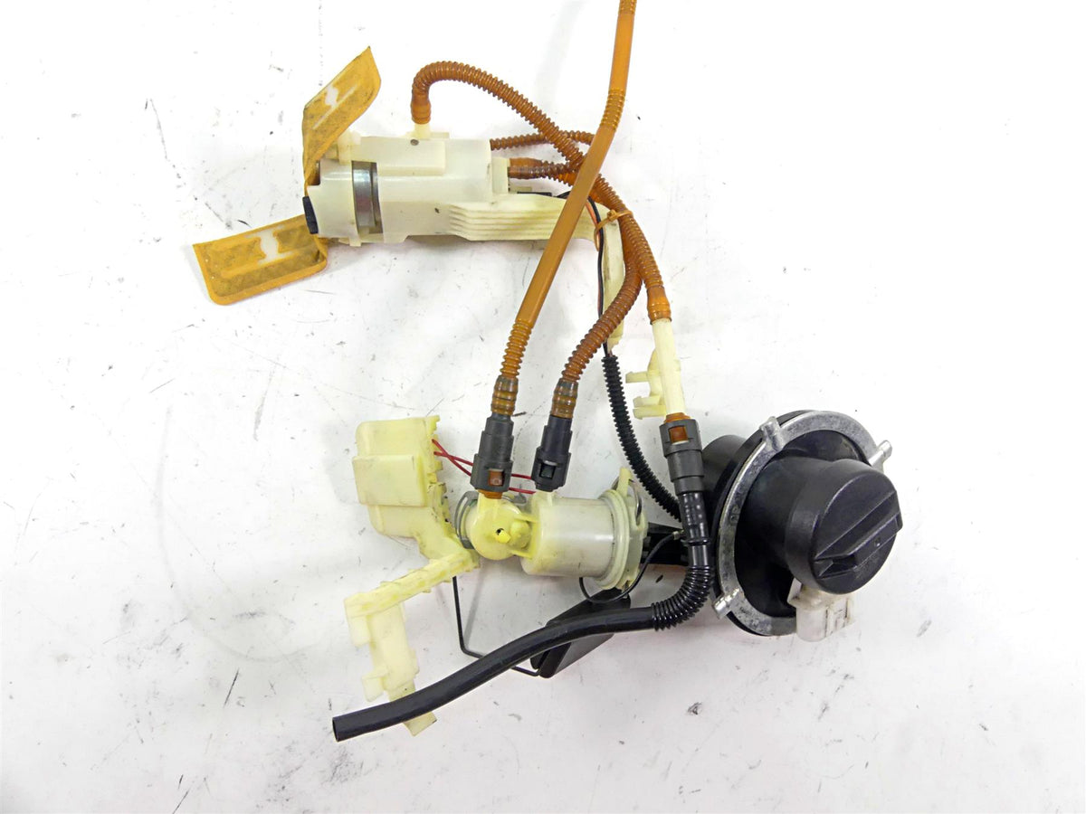 2011 Harley Touring FLTRX Road Glide Fuel Gas Petrol Pump - Read 62908-08 {{ shop.shopifyCountryName }} - Mototech271