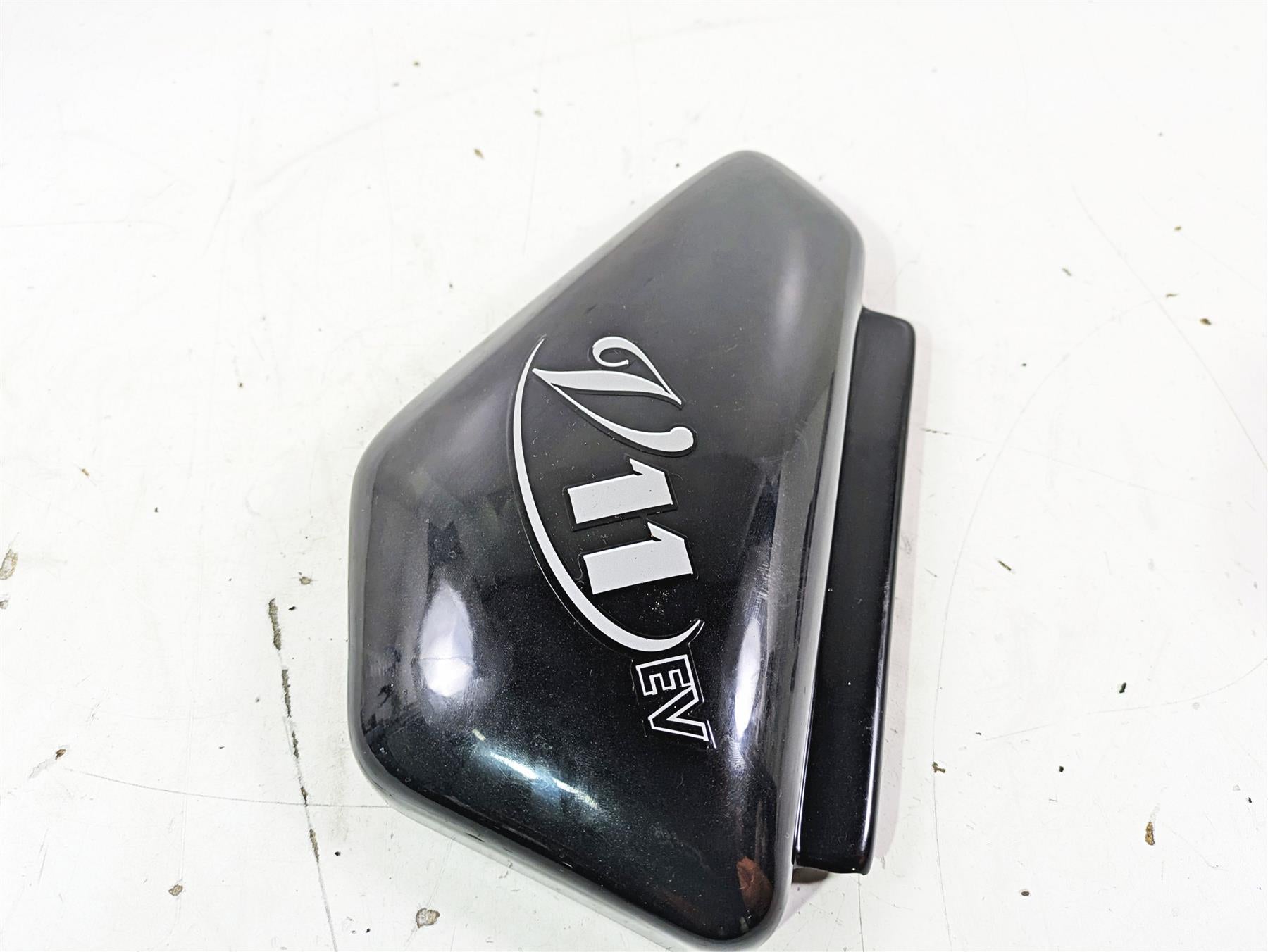 1998 Moto Guzzi California 1100 EV Right Side Cover Fairing - Read GU03476306 {{ shop.shopifyCountryName }} - Mototech271