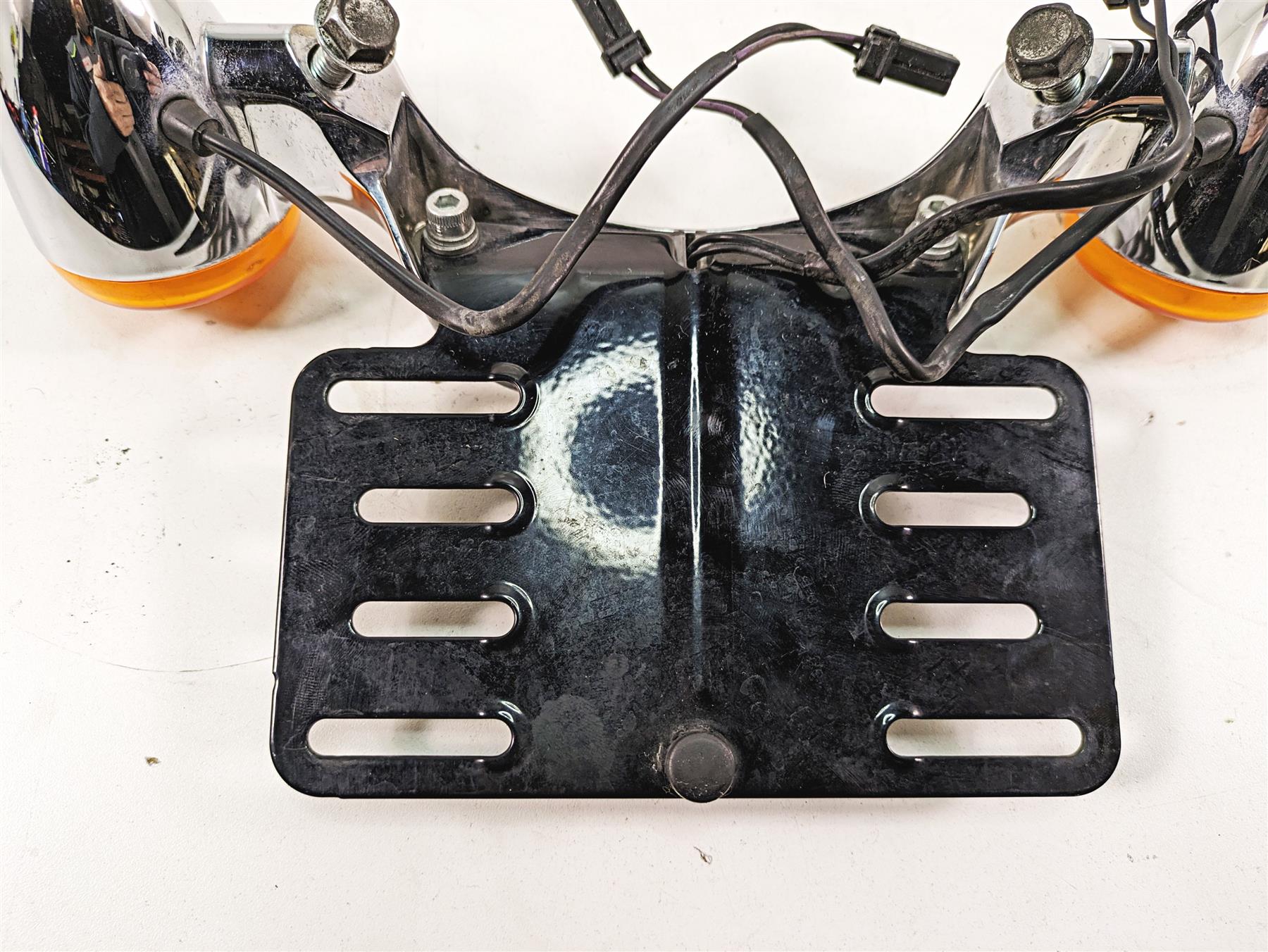 2012 Harley FLD Dyna Switchback Rear Blinker Turn Signal License Bar 68629-05 {{ shop.shopifyCountryName }} - Mototech271