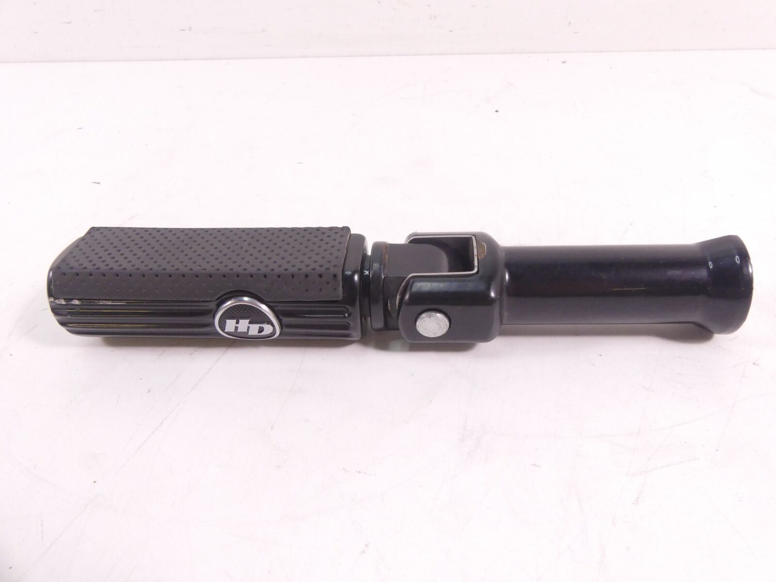 2019 Harley Softail FXBB Street Bob Rear Left Passenger Foot Peg 50500678 {{ shop.shopifyCountryName }} - Mototech271