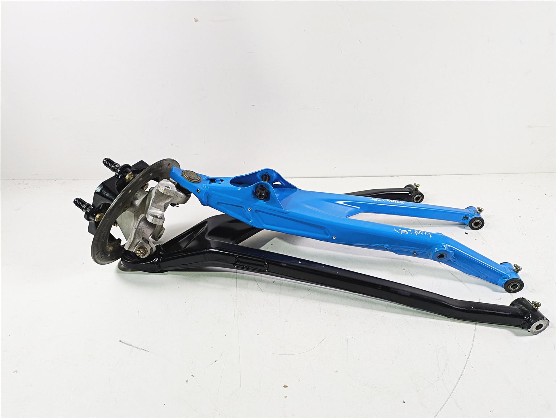 2018 Can Am Maverick X3 XRC Turbo R Front Left Knee Assembly 72" Blue 706203128 {{ shop.shopifyCountryName }} - Mototech271
