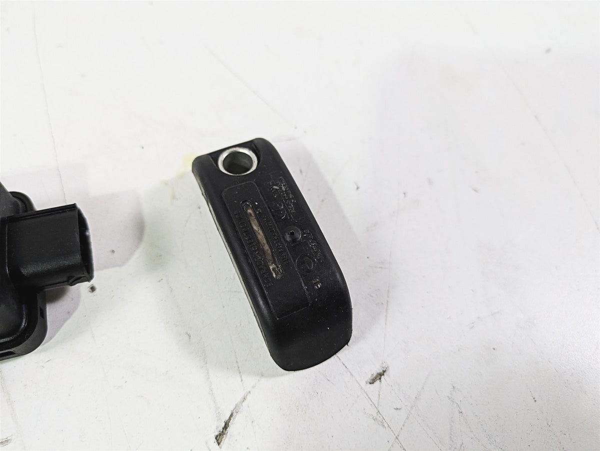 2016 BMW R1200RS K54 Tire Pressure Sensors & Rdc Module 36318532732 65758546222 {{ shop.shopifyCountryName }} - Mototech271