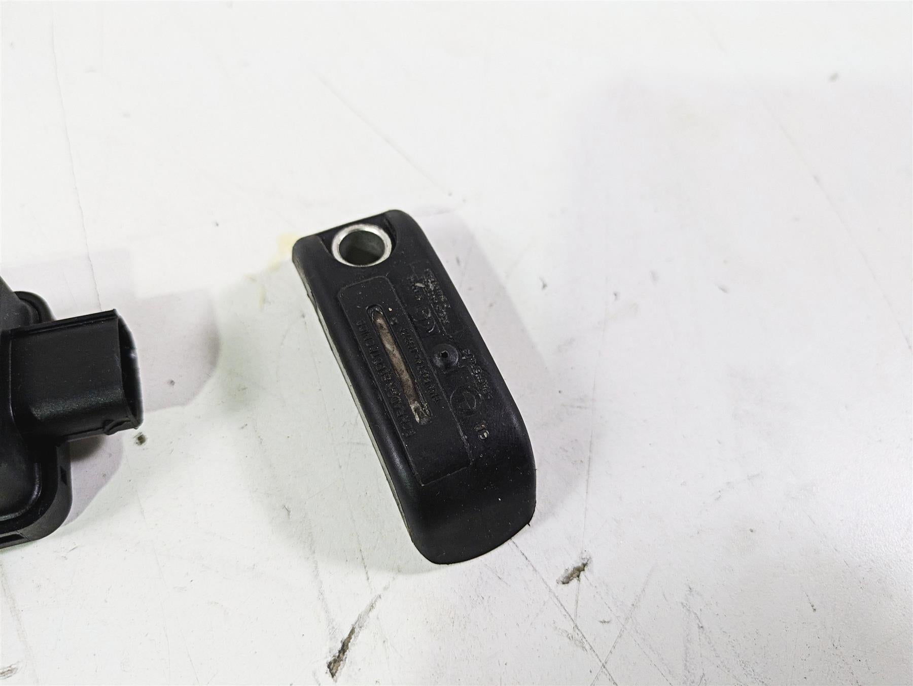 2016 BMW R1200RS K54 Tire Pressure Sensors & Rdc Module 36318532732 65758546222 {{ shop.shopifyCountryName }} - Mototech271