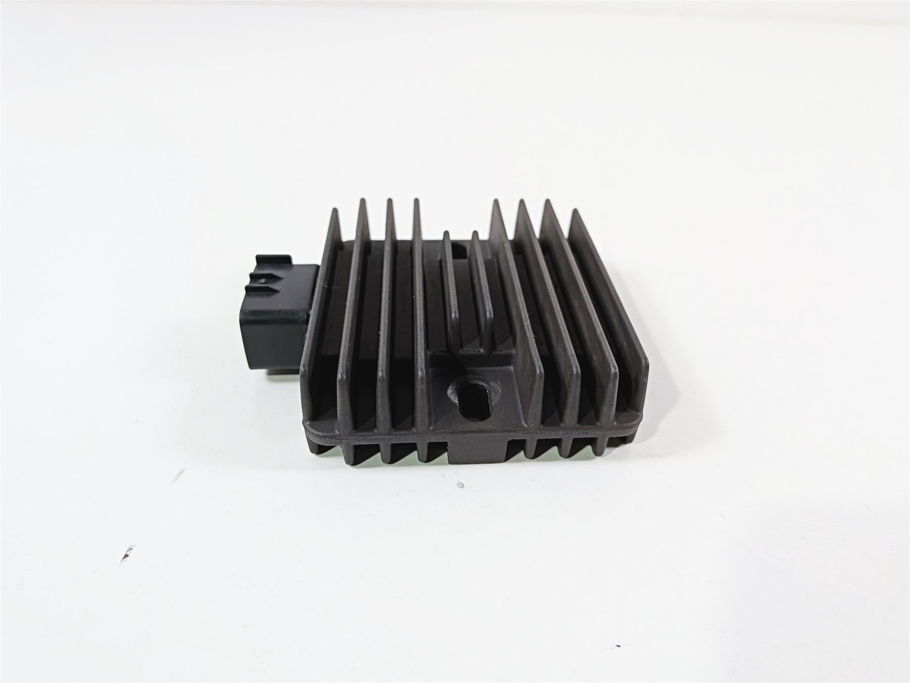 2006 Yamaha XVZ1300 Royal Star Rectifier Voltage Regulator 4XY-81960-00-00 {{ shop.shopifyCountryName }} - Mototech271