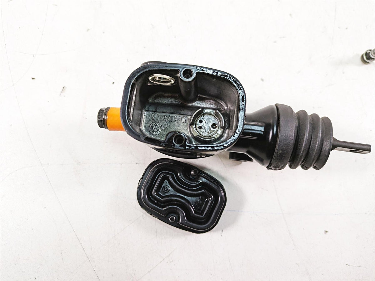 2008 Harley FLHTCU Electra Glide Brembo Rear Brake Master Cylinder 41763-08C {{ shop.shopifyCountryName }} - Mototech271