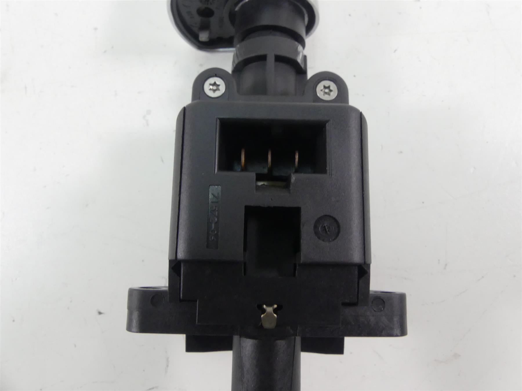 2012 Harley Touring FLHTK Electra Glide Ignition Switch - Vin 71572-06 {{ shop.shopifyCountryName }} - Mototech271