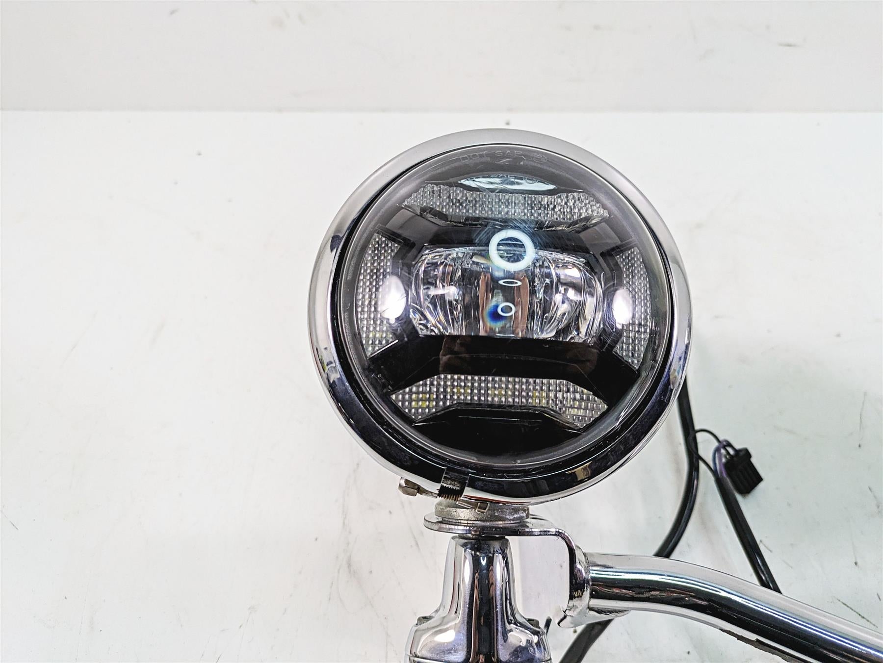 2009 Harley Touring FLHTCU Electra Glide Front Spot Light Blinker Bar 68712-94A {{ shop.shopifyCountryName }} - Mototech271