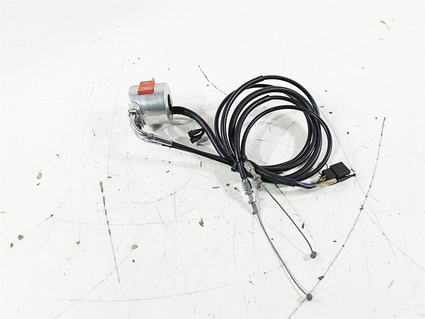 2002 Honda GL1500 CD Valkyrie Deluxe Right Hand Control Switch 35013-MZ0-020 {{ shop.shopifyCountryName }} - Mototech271