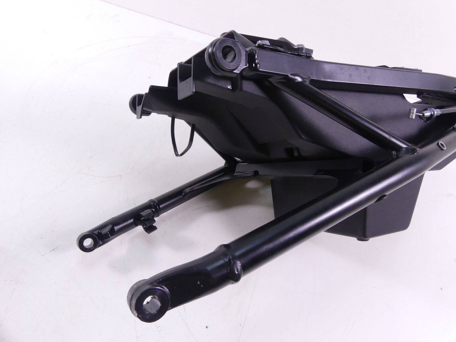 2020 BMW F900 R F900R K83 Straight Subframe Sub Frame 8404202 {{ shop.shopifyCountryName }} - Mototech271