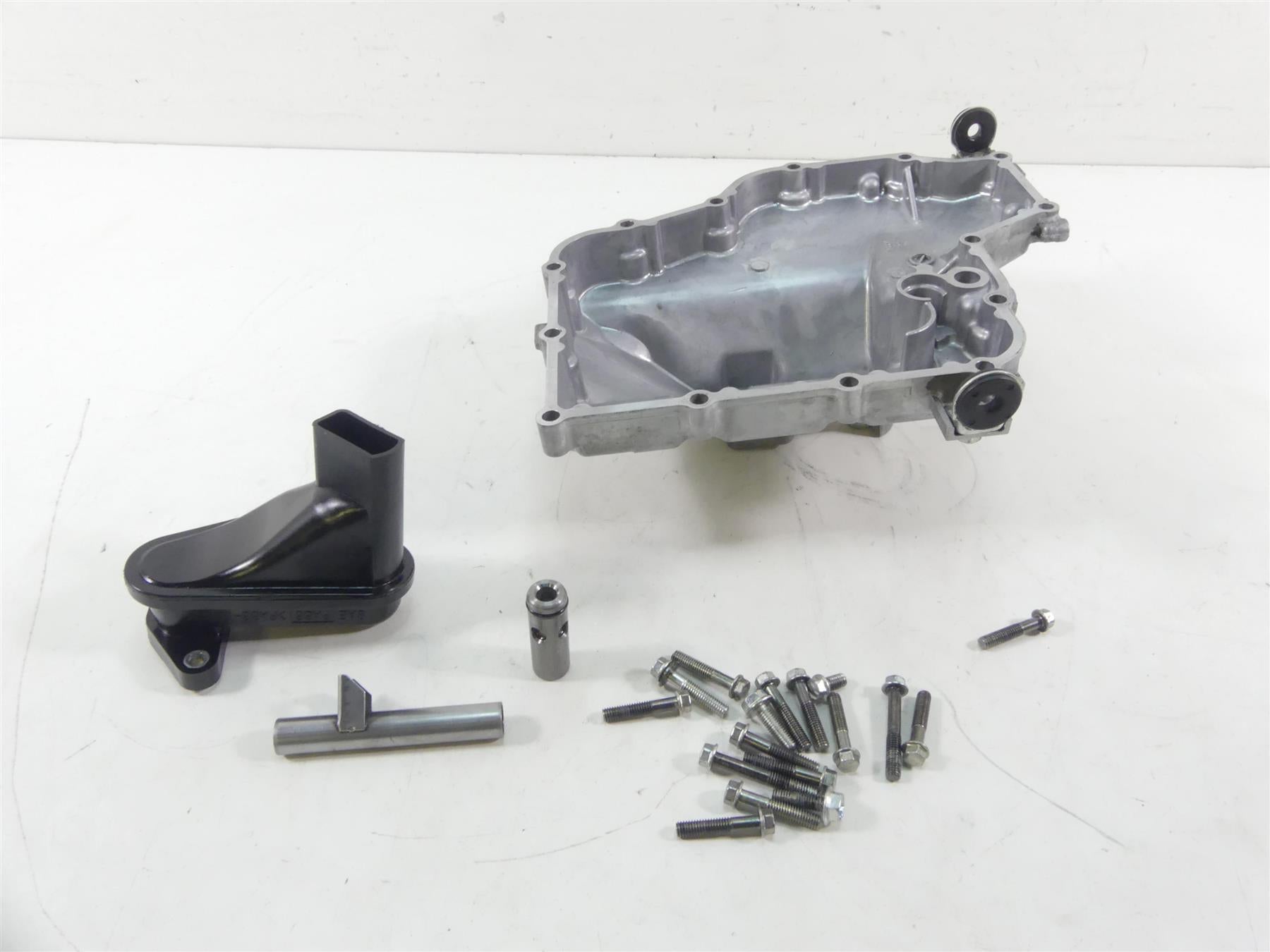 2020 Suzuki GSX1300 R Hayabusa Lower Engine Motor Bottom Oil Pan 11511-24F10 {{ shop.shopifyCountryName }} - Mototech271