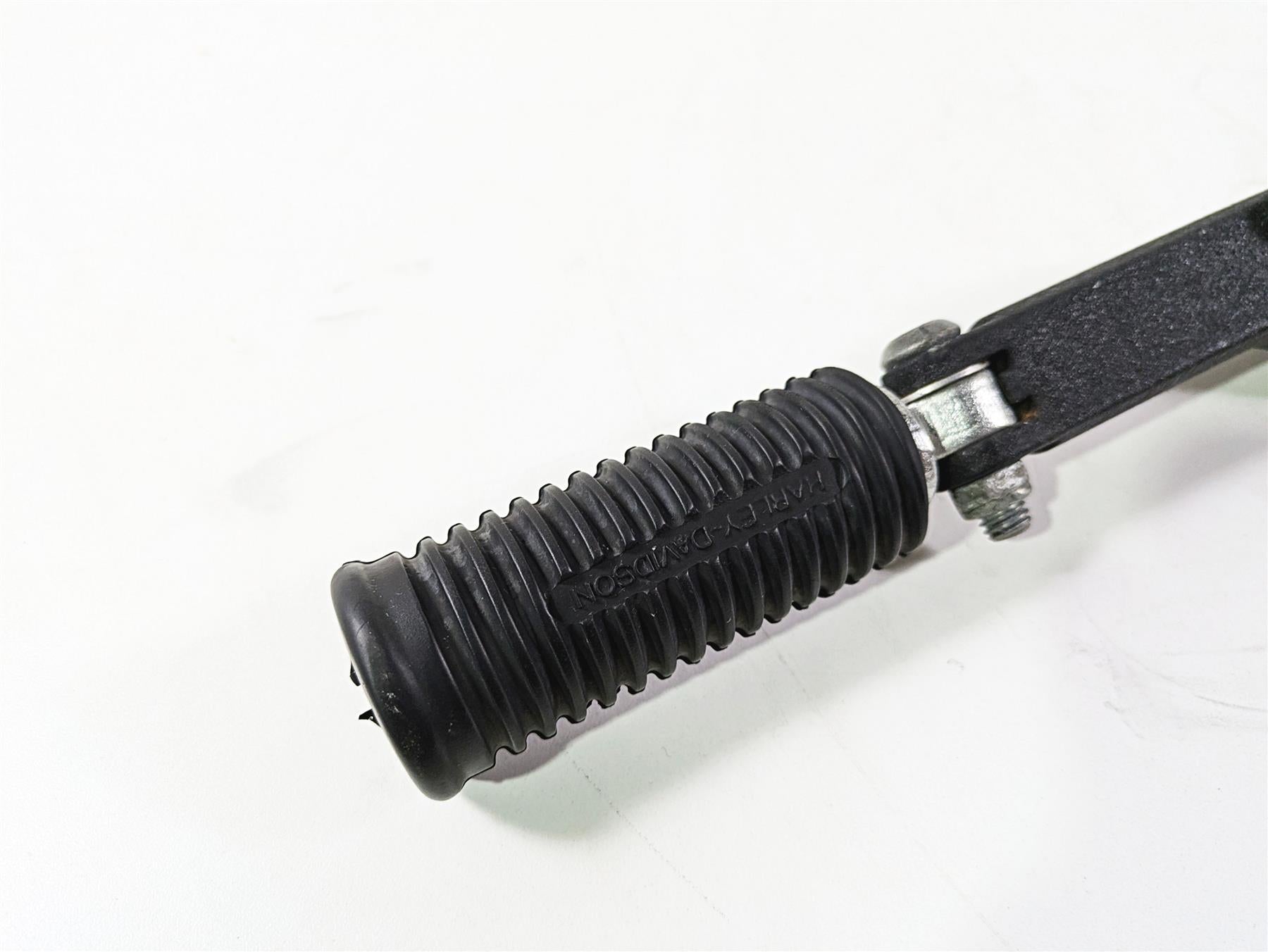 2014 Harley FXDL Dyna Low Rider Passenger Footpeg Foot Peg Set 49224-06 49230-06 {{ shop.shopifyCountryName }} - Mototech271