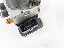 Load image into Gallery viewer, 2015 Harley Touring FLHTKL Electra Glide Abs Brake Pump Unit Module 41100013A
