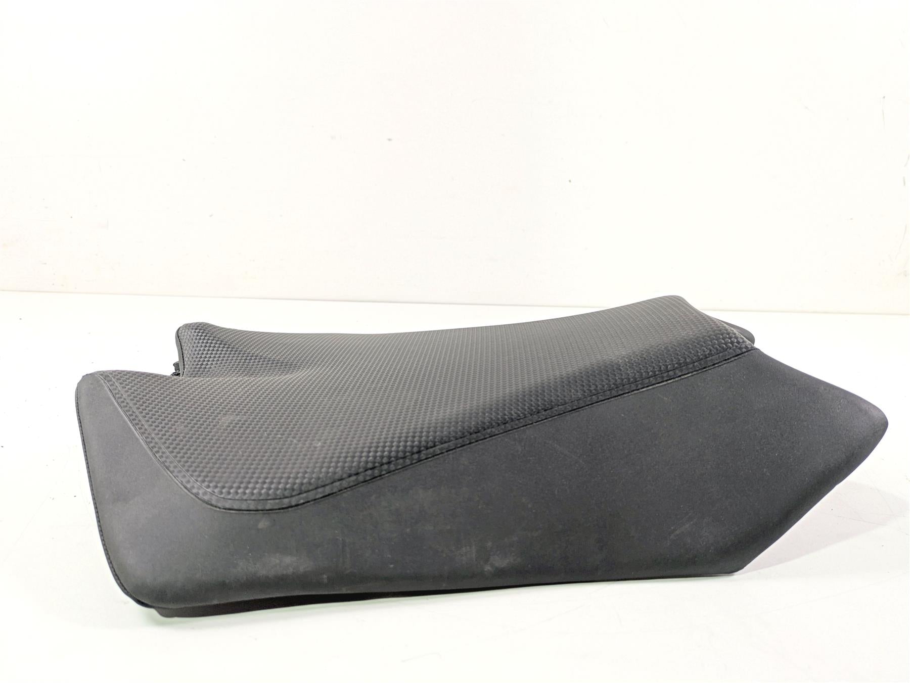 2017 Aprilia RSV 1100 Tuono V4 Factory Front Rider Seat Saddle -Read B04545600C1 {{ shop.shopifyCountryName }} - Mototech271