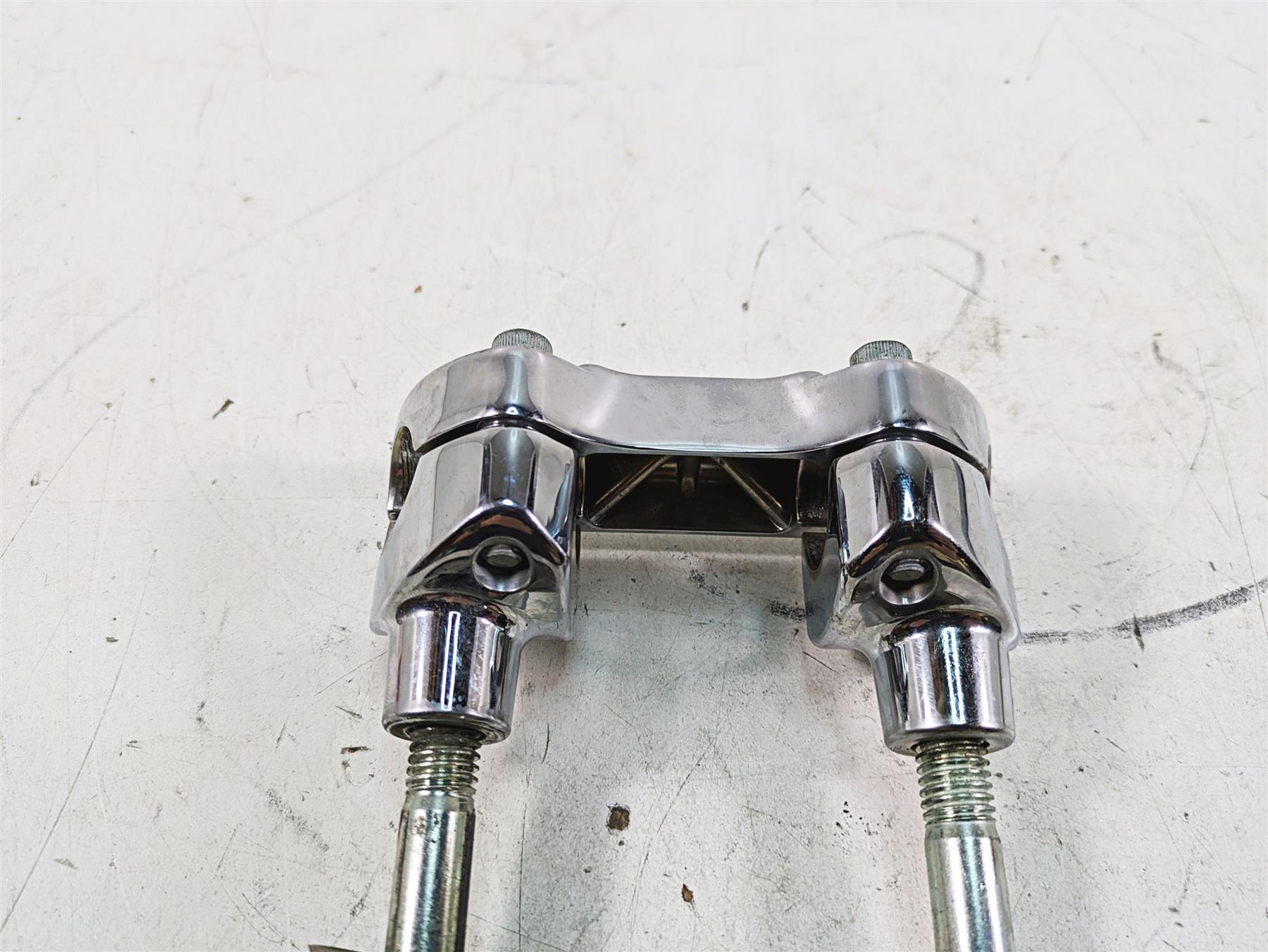 2006 Harley FLSTI Softail Heritage Handlebar Riser Holder Set 56567-86B {{ shop.shopifyCountryName }} - Mototech271