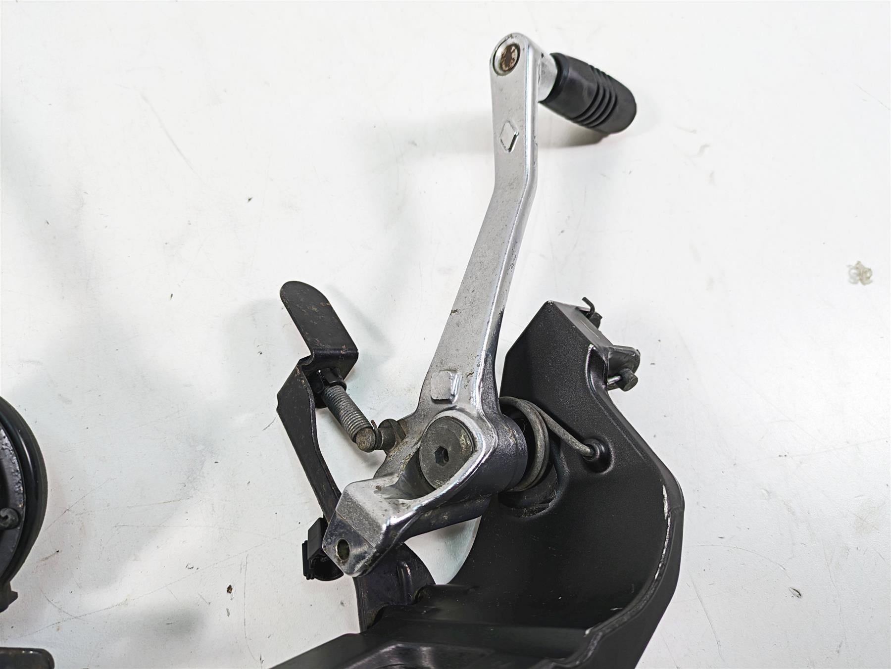 2009 Yamaha XV1900 Raider Front Left Right Footpeg Mount & Pedal Set 5C7-27420 {{ shop.shopifyCountryName }} - Mototech271