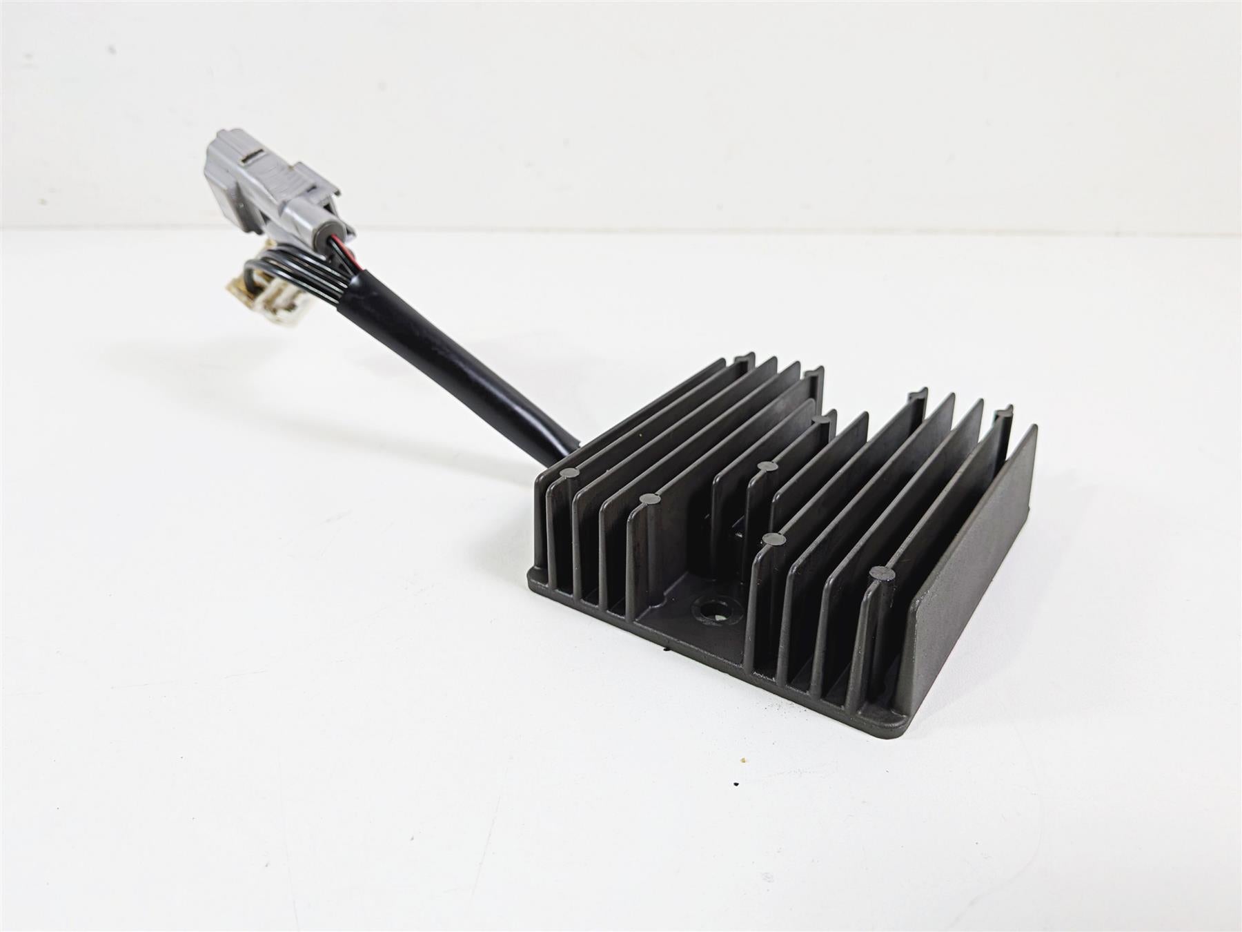 2014 Suzuki M109R VZR1800 Boulevard Rectifier Voltage Regulator 32800-10G30 {{ shop.shopifyCountryName }} - Mototech271