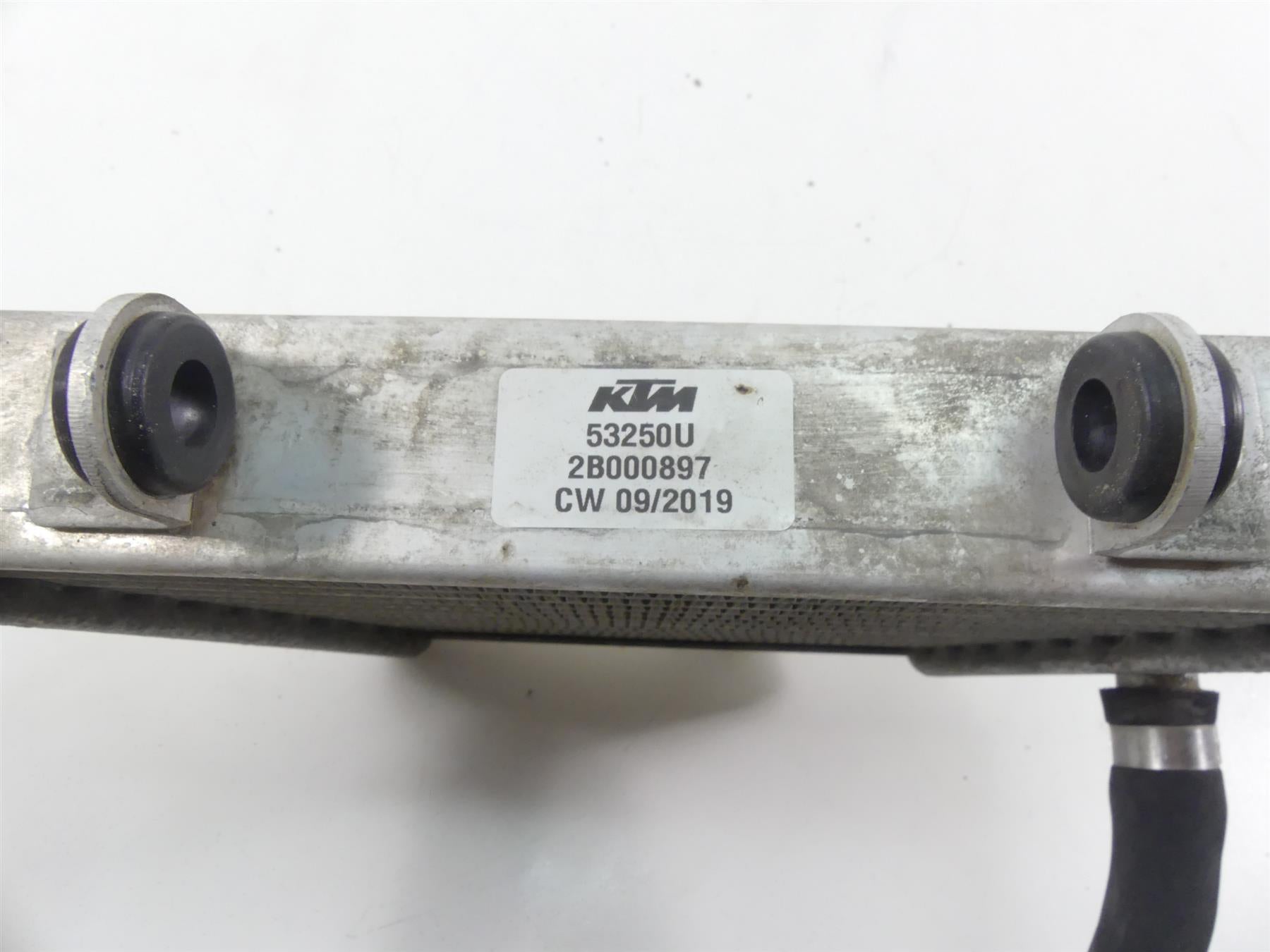 2019 Aprilia Tuono V4 RR Factory Oil Cooler Radiator Lines Hoses Set 2B000897 {{ shop.shopifyCountryName }} - Mototech271