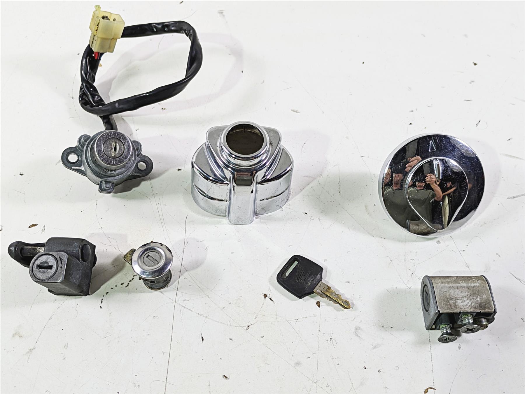 2001 Honda VT1100 Shadow Sabre Ignition Switch Key Lock Set 35100-MCK-A00 {{ shop.shopifyCountryName }} - Mototech271