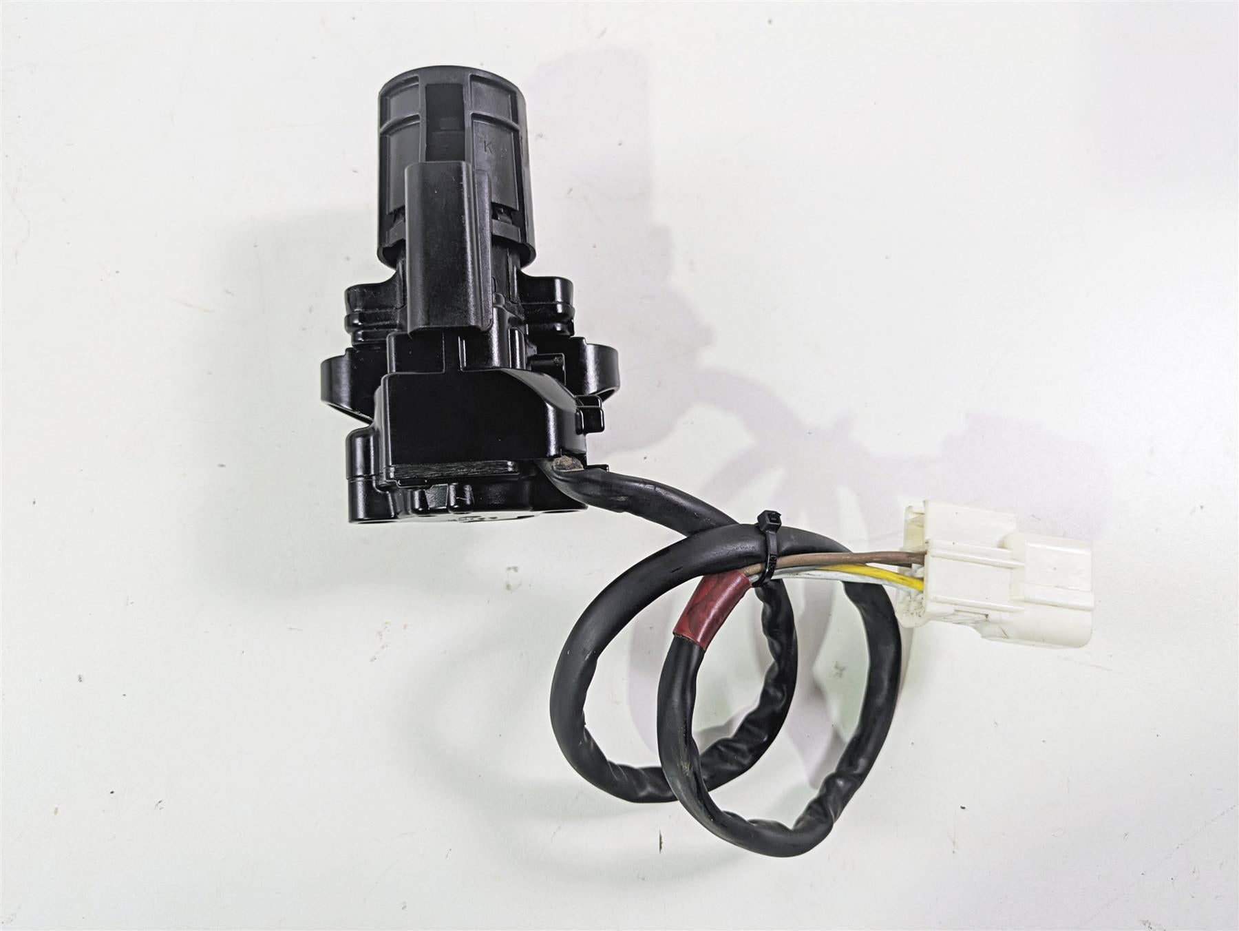 2023 Kawasaki ZX1400 ZX14R Ninja Ignition Switch Key Lock 27048-5013 27005-0568 {{ shop.shopifyCountryName }} - Mototech271