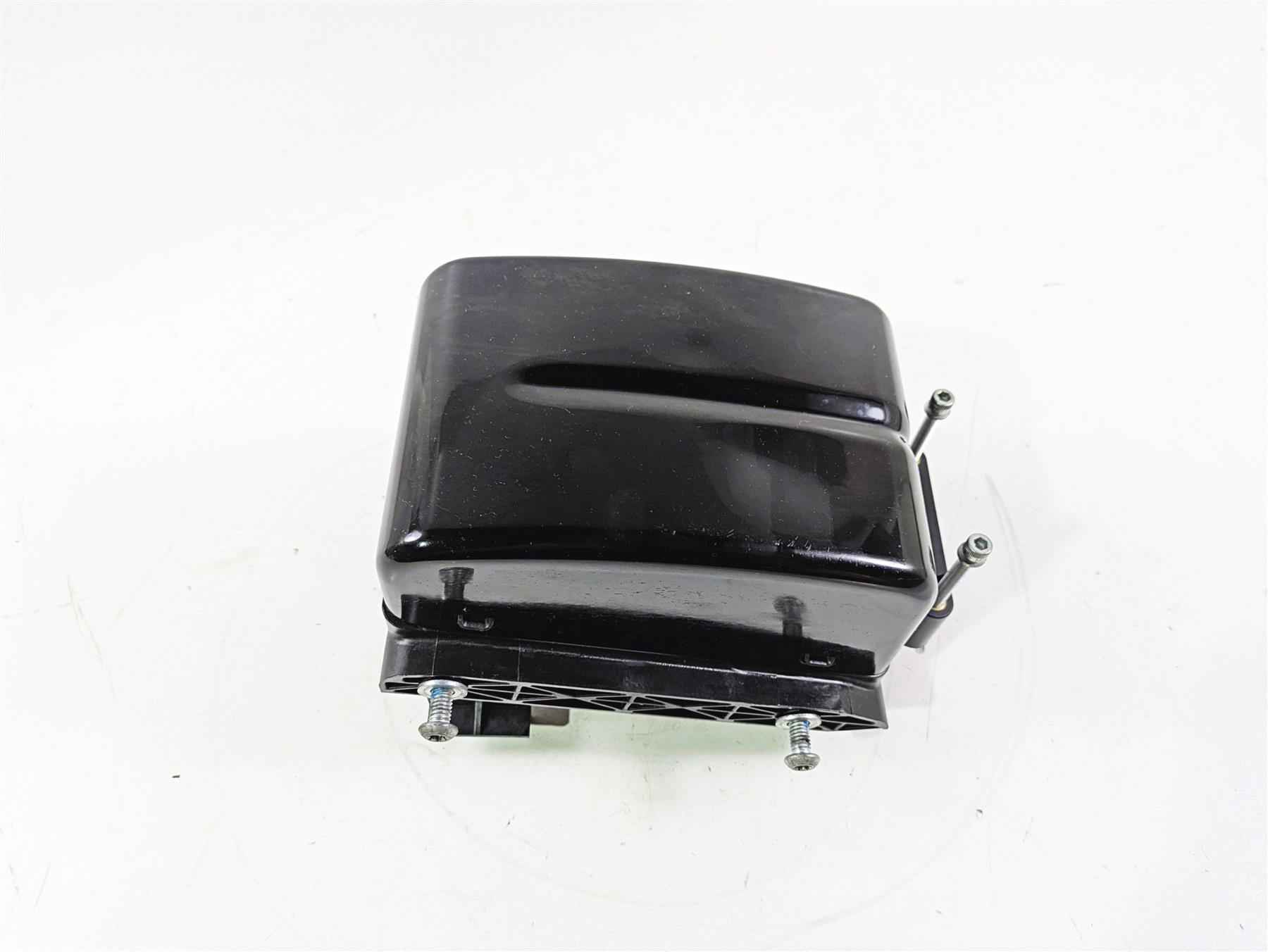 2016 Harley FXDWG Dyna Wide Glide Electric Tray Stay & Cover 70367-12