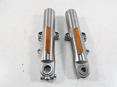2020 Harley Touring FLHX Street Glide Showa Front Fork Lower Slider Set 45500109 {{ shop.shopifyCountryName }} - Mototech271