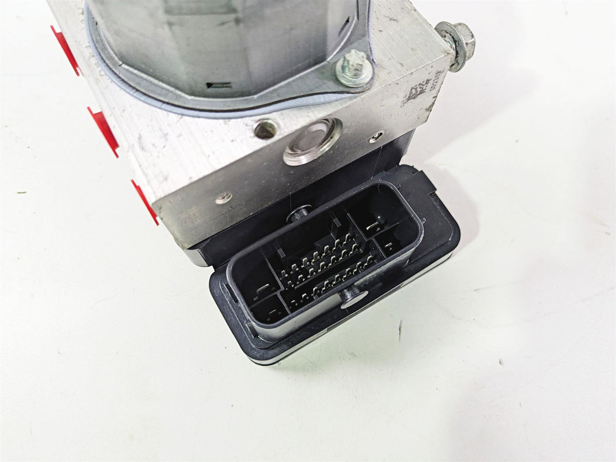 2020 Suzuki V-Strom 1050 XT Abs Brake Pump Unit Module 55610-06L00 {{ shop.shopifyCountryName }} - Mototech271