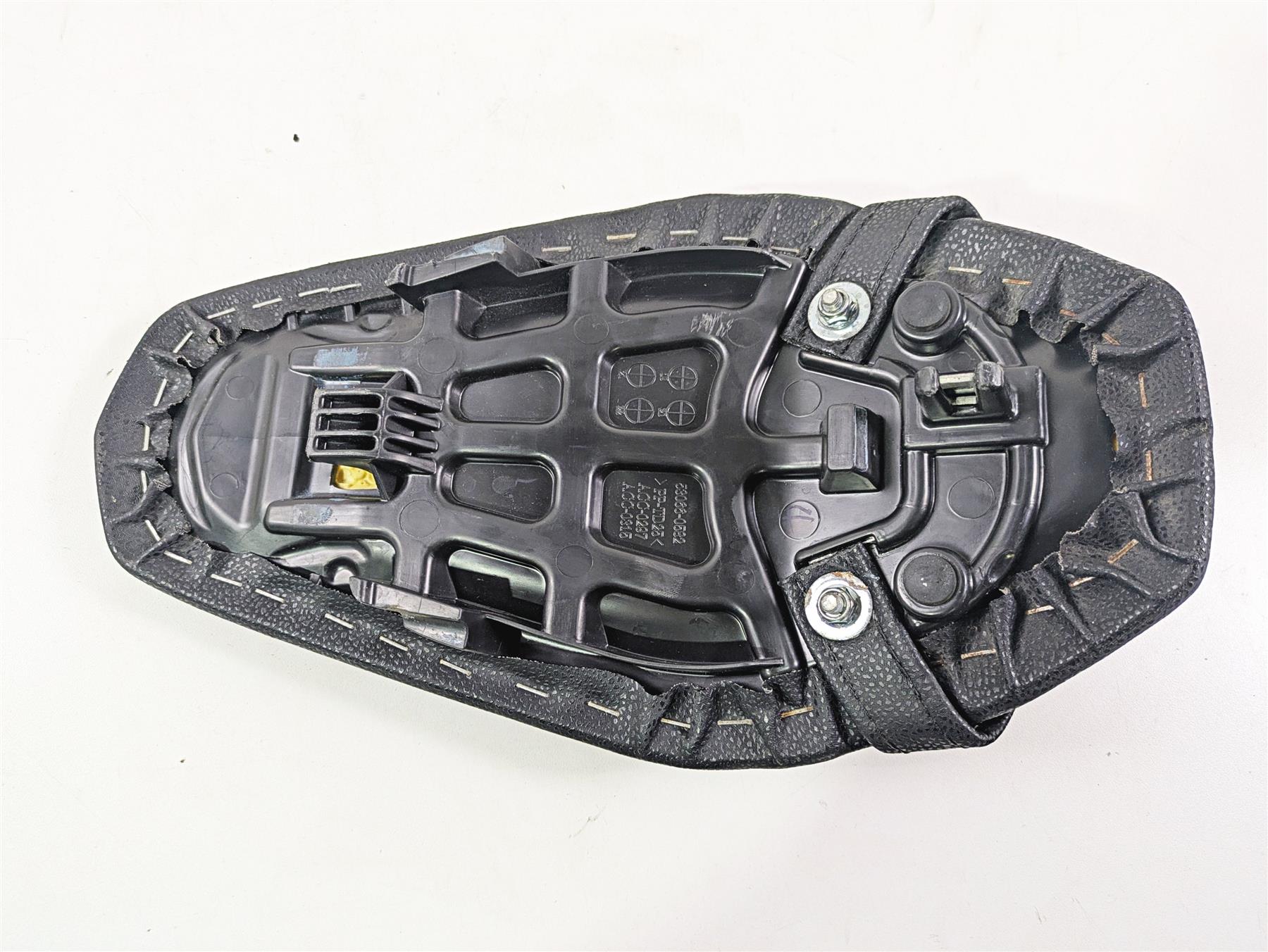 2020 Kawasaki Z900 ZR900 Rear Passenger Seat Saddle 53066-0582 {{ shop.shopifyCountryName }} - Mototech271
