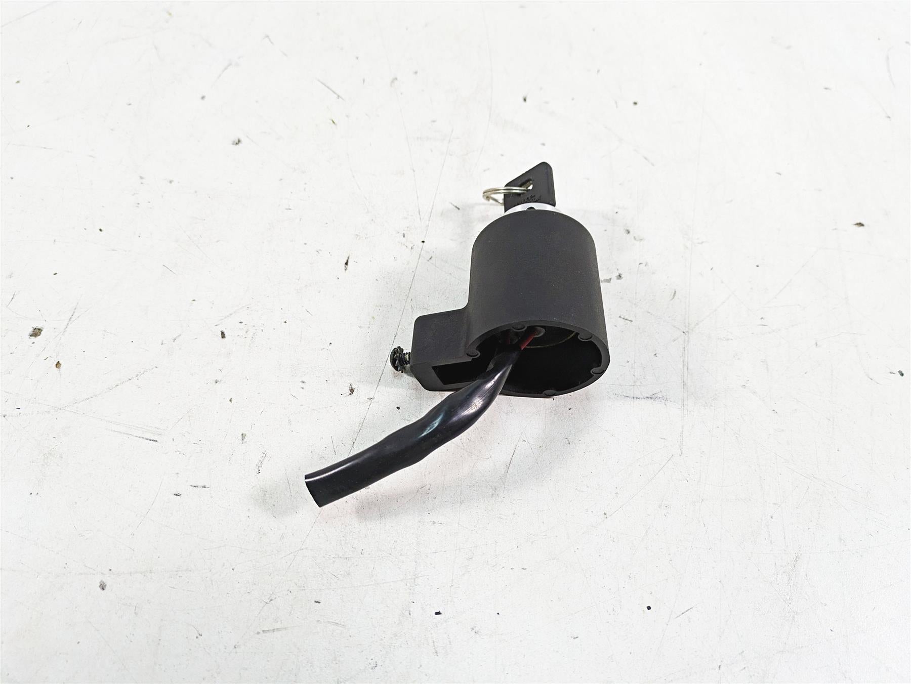 2007 Harley Sportster XL1200 C Ignition Switch + Key 71441-94 {{ shop.shopifyCountryName }} - Mototech271