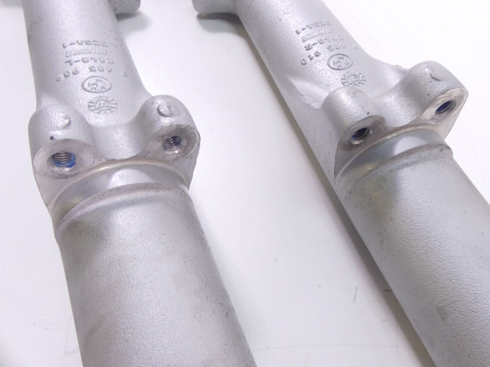 2008 BMW R1200R K27 Straight Showa Front Fork Damper Leg Set 7685909 7685910 {{ shop.shopifyCountryName }} - Mototech271