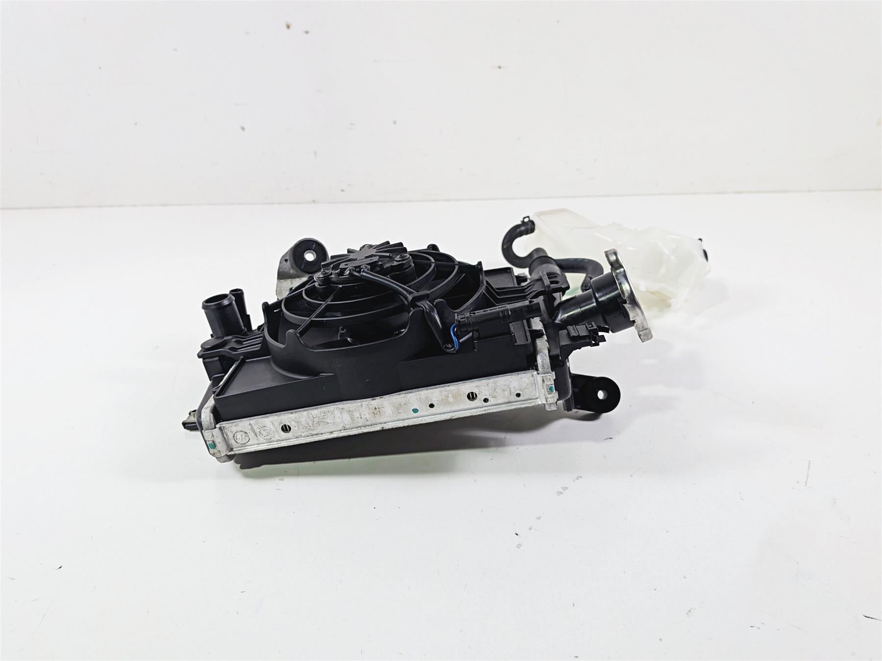 2016 BMW R1200RT RT RTW K52 Right Radiator Fan Hoses Reservoir 17118546416 {{ shop.shopifyCountryName }} - Mototech271