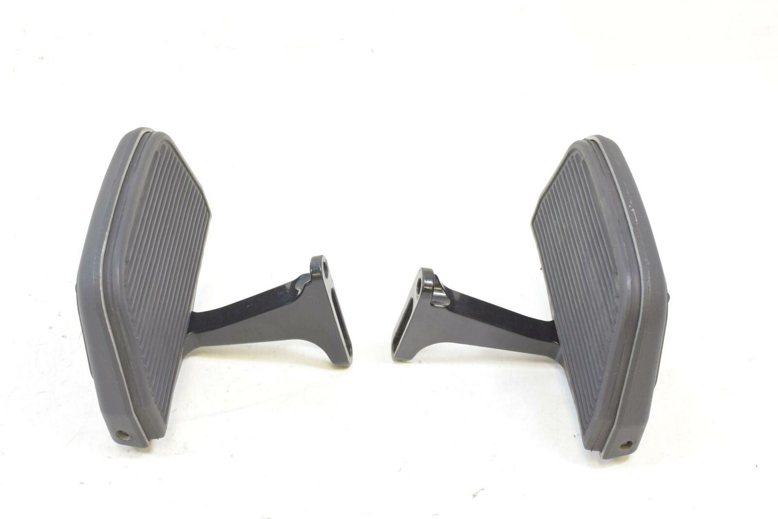2010 Harley Touring FLHTCU Electra Glide Rear Passenger Floor Boards 52719-93B {{ shop.shopifyCountryName }} - Mototech271