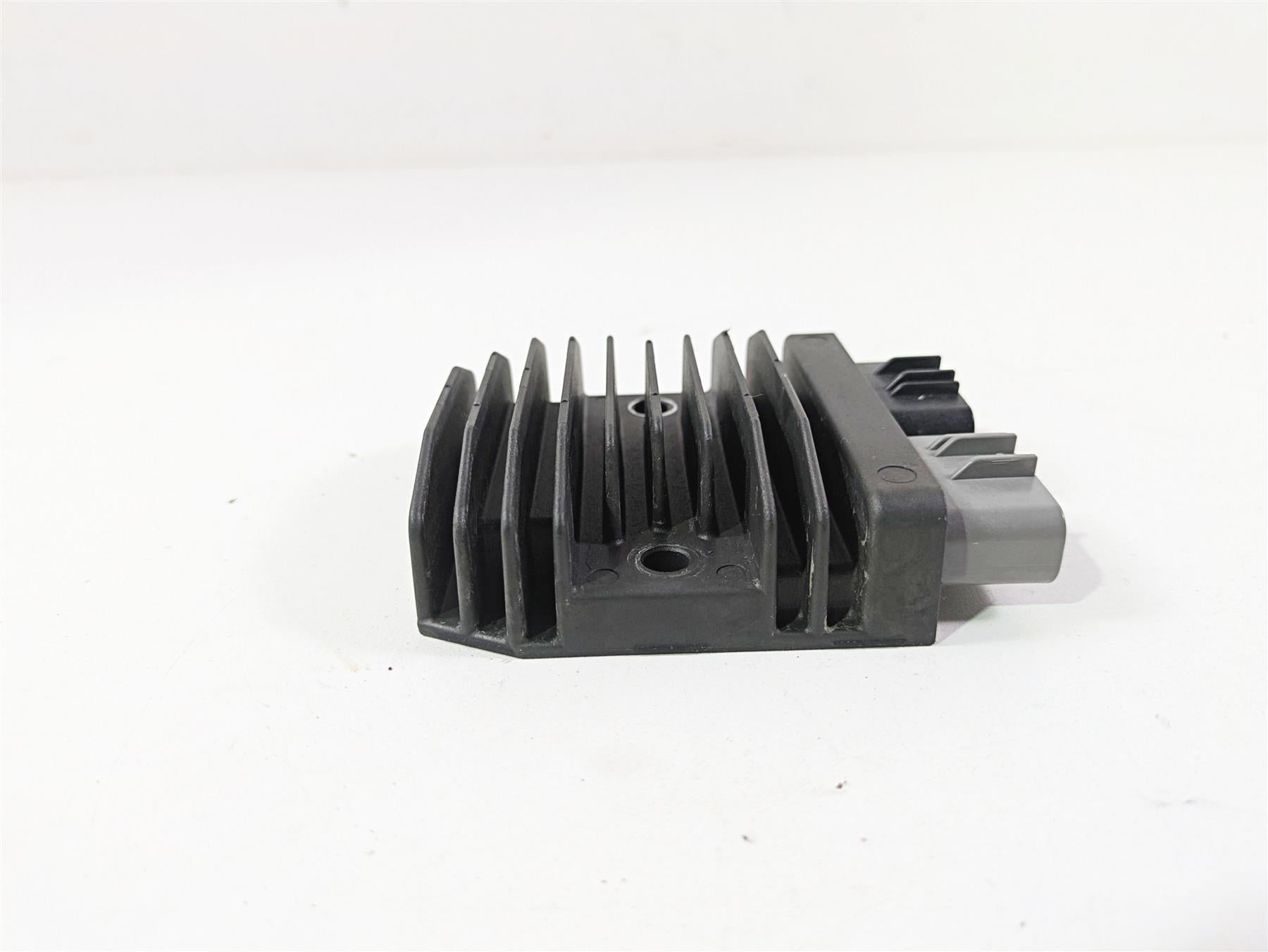 2024 Triumph Street Triple 765 R Rectifier Voltage Regulator FH027AA T1300679 {{ shop.shopifyCountryName }} - Mototech271