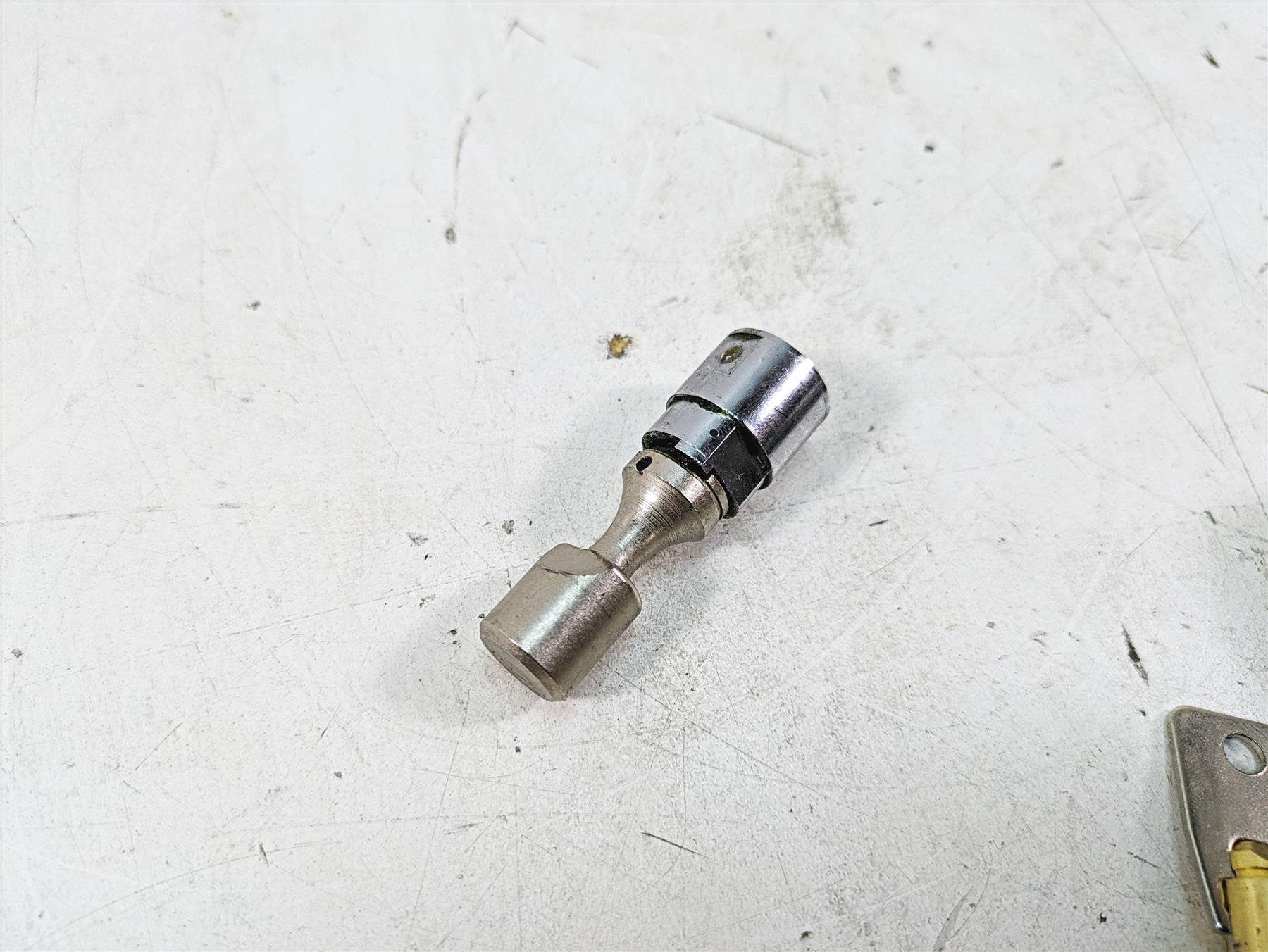 2006 Harley FLSTI Softail Heritage Ignition Switch Key Lock Set 71450-04 {{ shop.shopifyCountryName }} - Mototech271