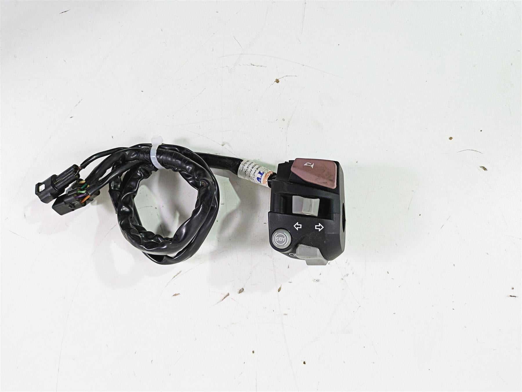 2019 BMW G310GS K02 Left Hand Turn Signal Abs Control Switch 61318569835 {{ shop.shopifyCountryName }} - Mototech271