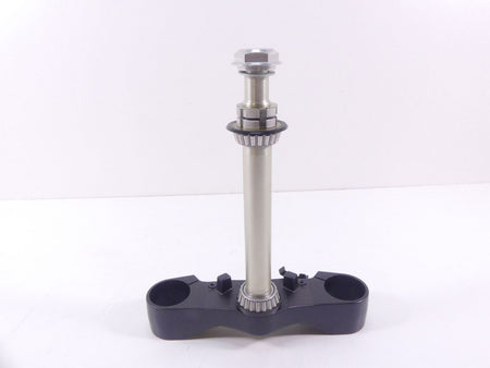 2019 Yamaha VMX17 V-Max 1700 Lower Triple Tree Steering Yoke 2CE-23340-00-00 {{ shop.shopifyCountryName }} - Mototech271