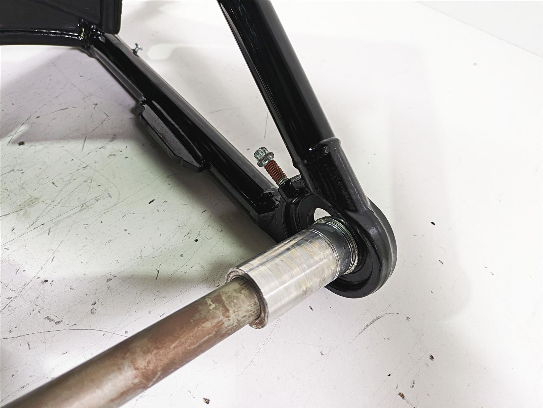 2019 Harley FLHCS Softail Heritage Rear Swingarm + Guards & Axle 47400099BHP {{ shop.shopifyCountryName }} - Mototech271