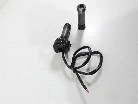 2008 Harley FLSTSB Cross Bones Right Hand Control Switch -No Plug 71684-06A {{ shop.shopifyCountryName }} - Mototech271