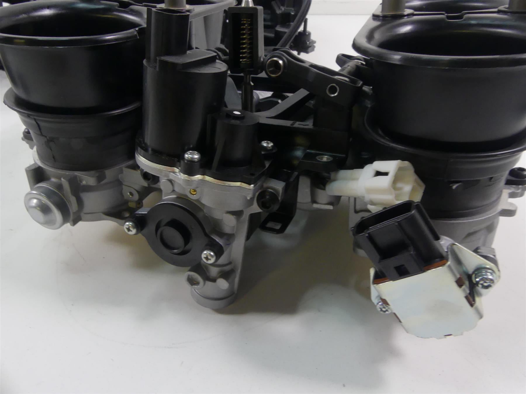2018 Ducati Panigale 1100 V4 S Throttle Body Air Box Assembly 28221212B {{ shop.shopifyCountryName }} - Mototech271