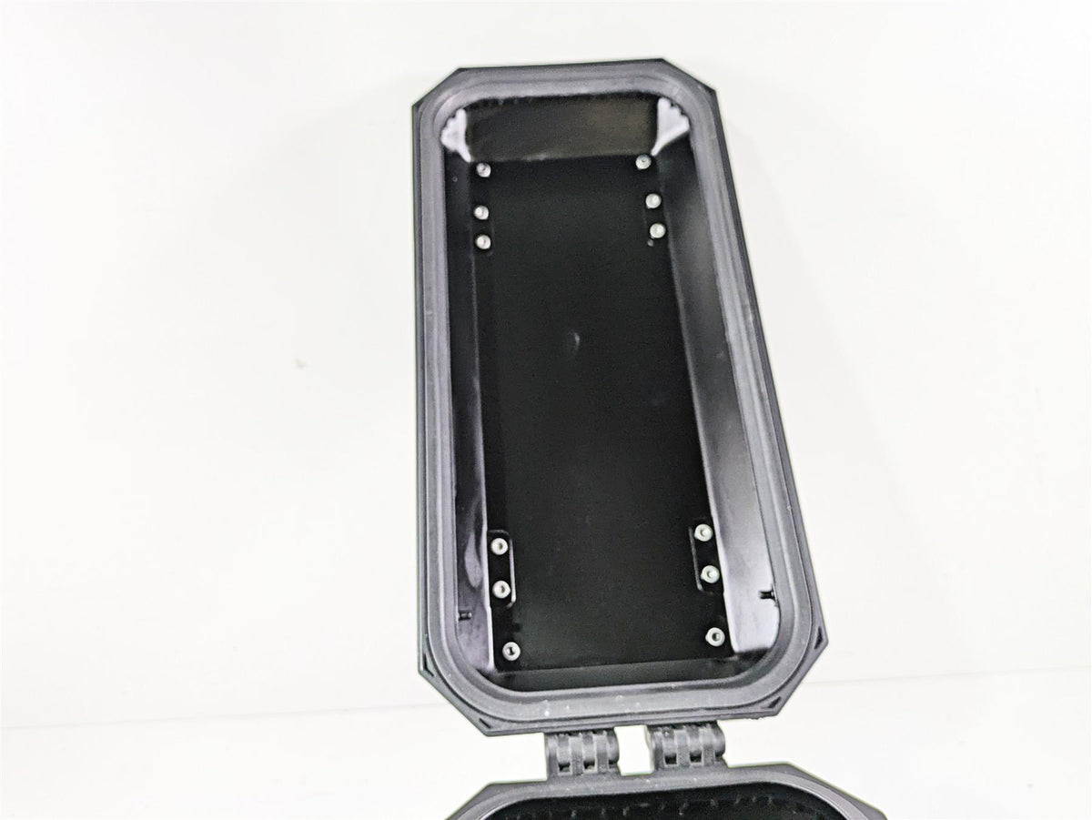 2016 Moto Guzzi Stelvio 1200 8V NTX Left Saddlebag Saddle Bag Case + Keys 886930 {{ shop.shopifyCountryName }} - Mototech271