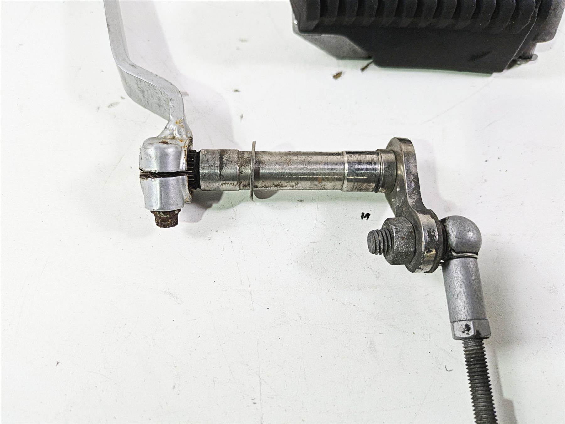 2009 BMW R1200RT K26 Left Footpeg Foot Peg & Gear Shift Lever 46717675289 {{ shop.shopifyCountryName }} - Mototech271