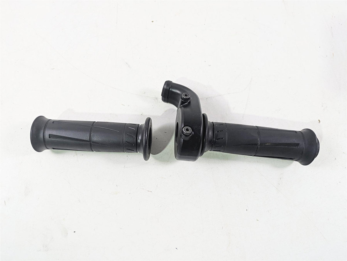 2024 Kawasaki ZX6R ZX636 Ninja Throttle Grip Handle Set 46019-0020 {{ shop.shopifyCountryName }} - Mototech271