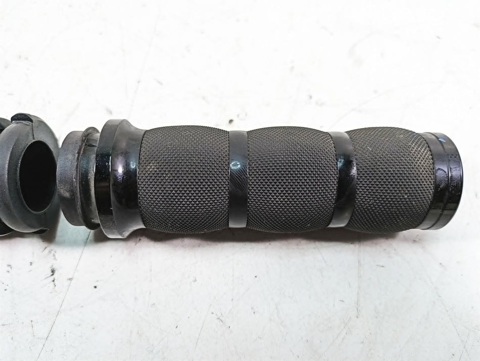 2013 Harley Touring FLHX Street Glide Avon Air Cushion Grip Set AIR-90-ANO-FLY {{ shop.shopifyCountryName }} - Mototech271