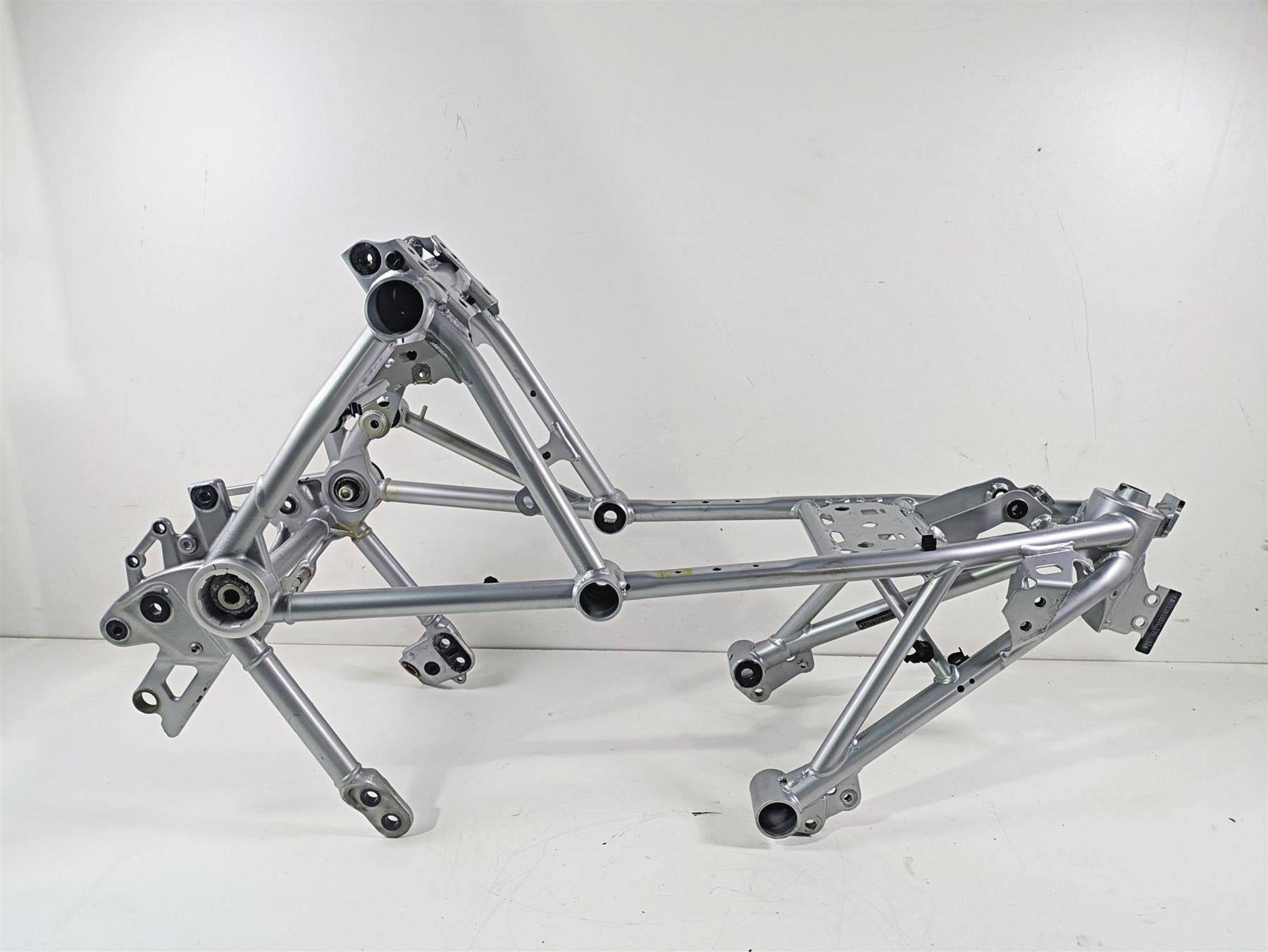 2016 BMW R1200RT K52 Straight Main Frame Chassis With Salvage Florida Title 46518550716 46518387840 {{ shop.shopifyCountryName }} - Mototech271