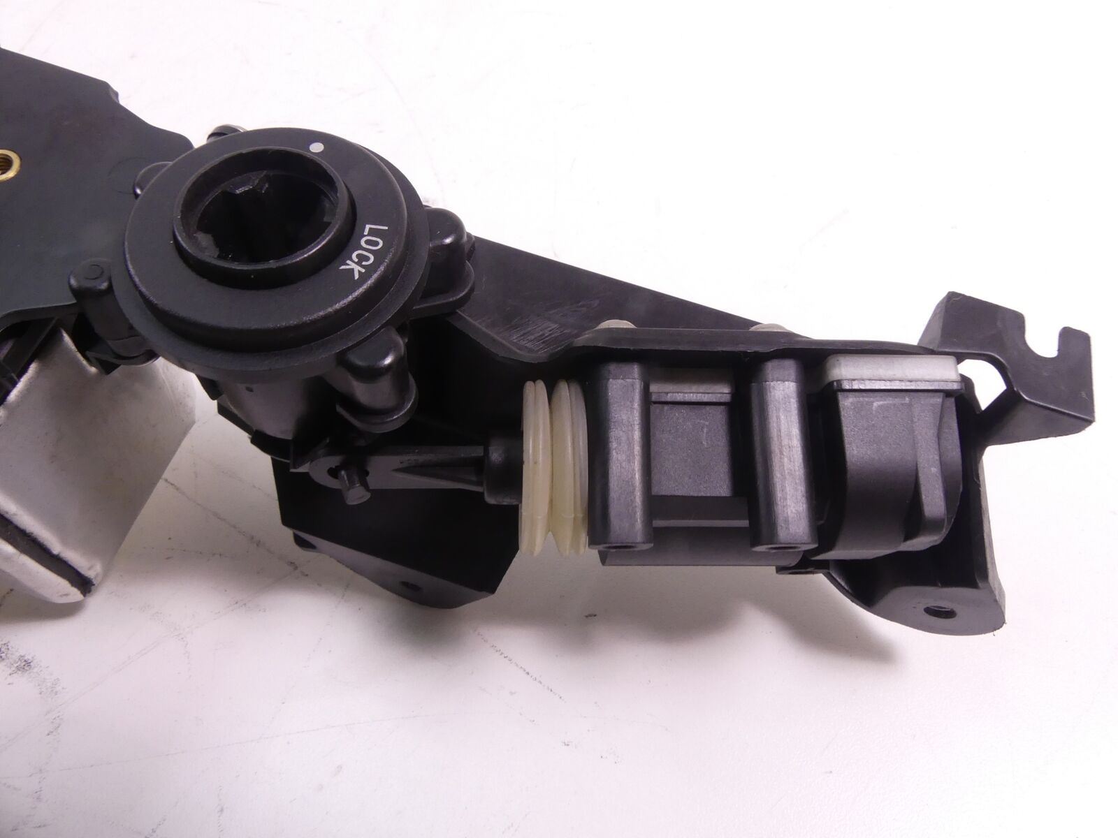 2012 BMW K1600GTL K48 Left Storage Compartment & Actuator 46637726537 {{ shop.shopifyCountryName }} - Mototech271
