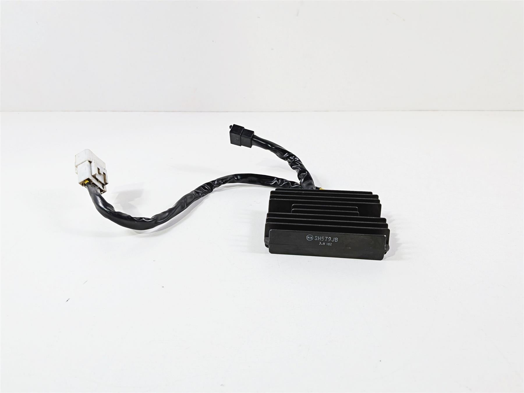 2014 Aprilia RSV4 RR Factory Rectifier Voltage Regulator B043488 SH579JB {{ shop.shopifyCountryName }} - Mototech271