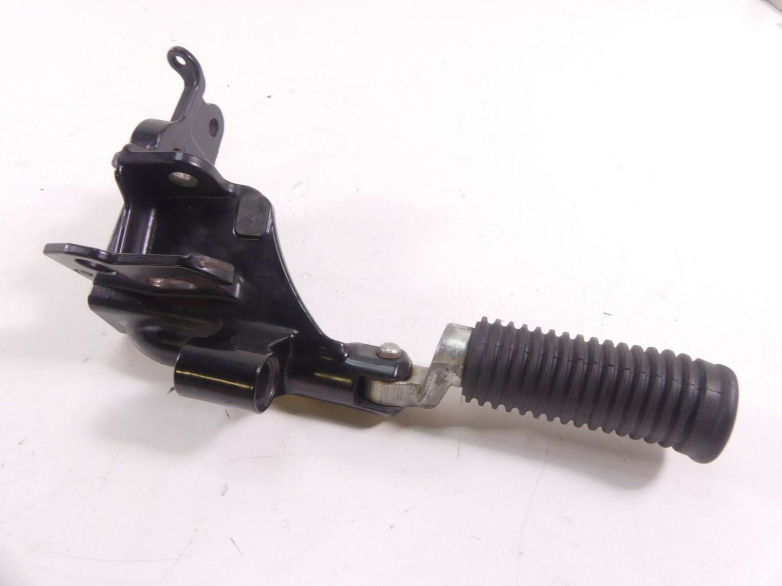 2009 Harley FXCW Softail Rocker Left Front Footpeg Foot Peg Shifter Set 33683-07 {{ shop.shopifyCountryName }} - Mototech271