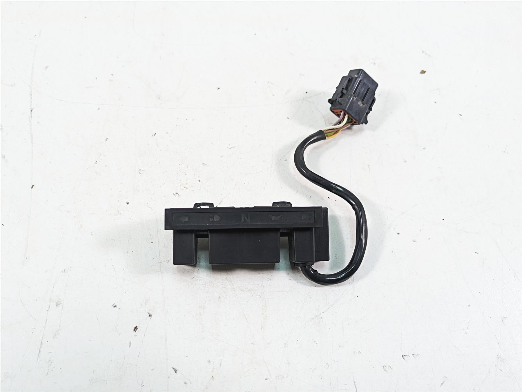 2000 Harley FXSTS Softail Springer Instrument Indicator Lights - Read 68113-99C {{ shop.shopifyCountryName }} - Mototech271