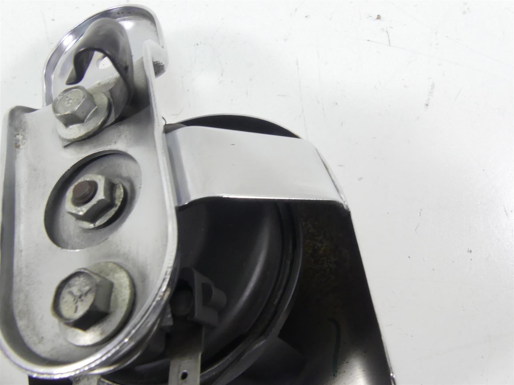 2012 Harley Touring FLHTP Electra Glide Horn & Chrome Cover 61300478A {{ shop.shopifyCountryName }} - Mototech271