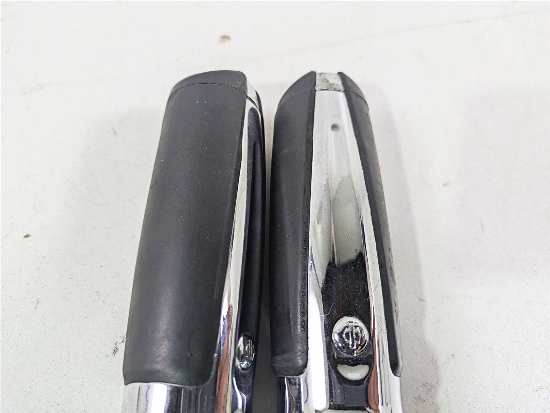 2015 Harley Touring FLHTKL Electra Glide Slipstream Hand Grip Set {{ shop.shopifyCountryName }} - Mototech271