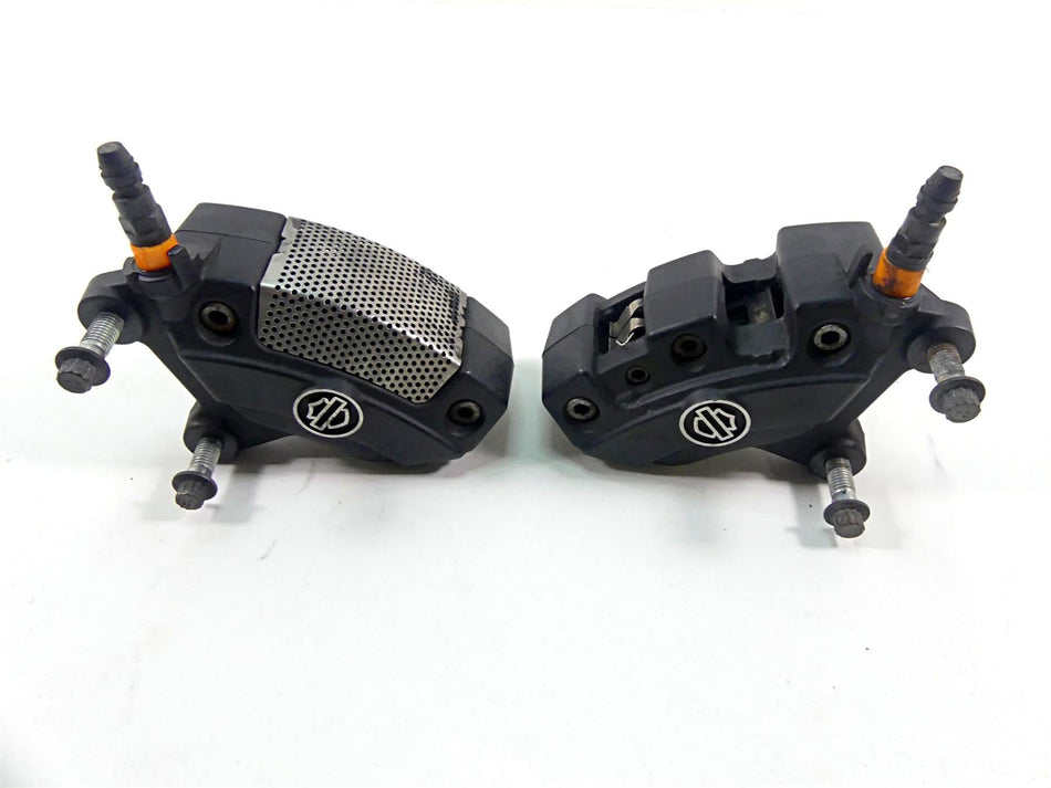 2014 Harley VRSCF Muscle V-Rod Front Brake Caliper Set 44731-08 44732-08 {{ shop.shopifyCountryName }} - Mototech271
